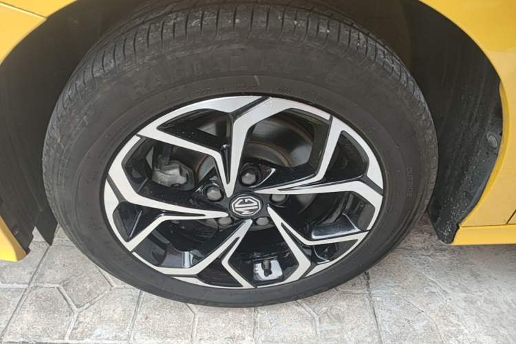 Used MG 5 2021 180 DVVT CVT Youth Luxury Edition Left Front Wheel Hub