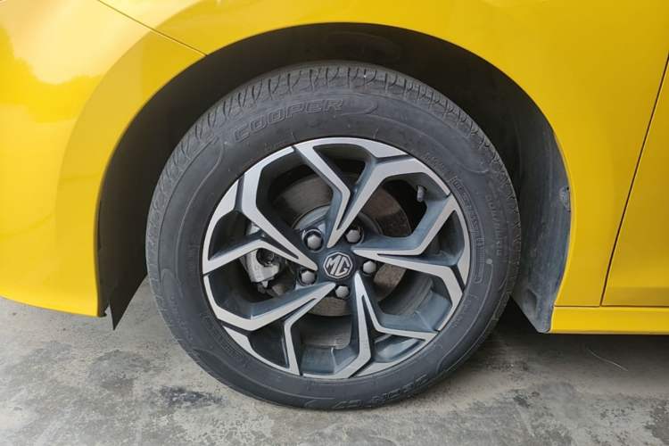 Used MG 5 2021 Revised Version 180 DVVT CVT Youth Luxury Edition Left Front Wheel Hub
