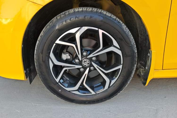 Used MG 5 2021 Revised Version 180 DVVT CVT Youth Luxury Edition Left Front Wheel Hub