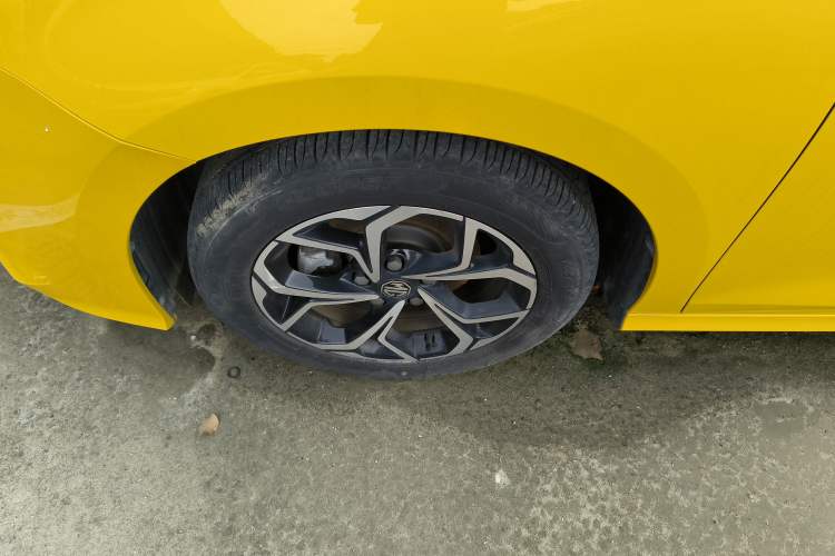 Used MG 5 2021 180 DVVT CVT Youth Luxury Edition Left Front Wheel Hub