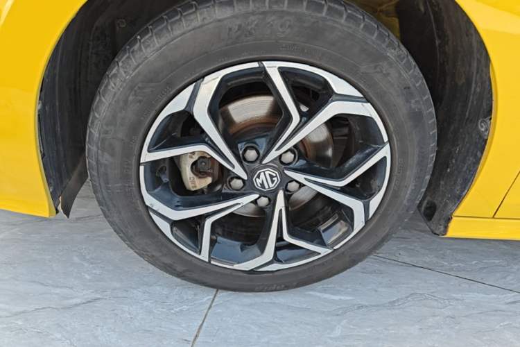 Used MG 5 2021 Revised Version 180 DVVT CVT Youth Luxury Edition Left Front Wheel Hub