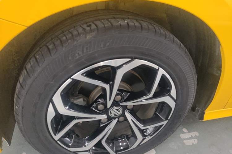 Used MG 5 2021 180 DVVT CVT Youth Luxury Edition Left Front Wheel Hub