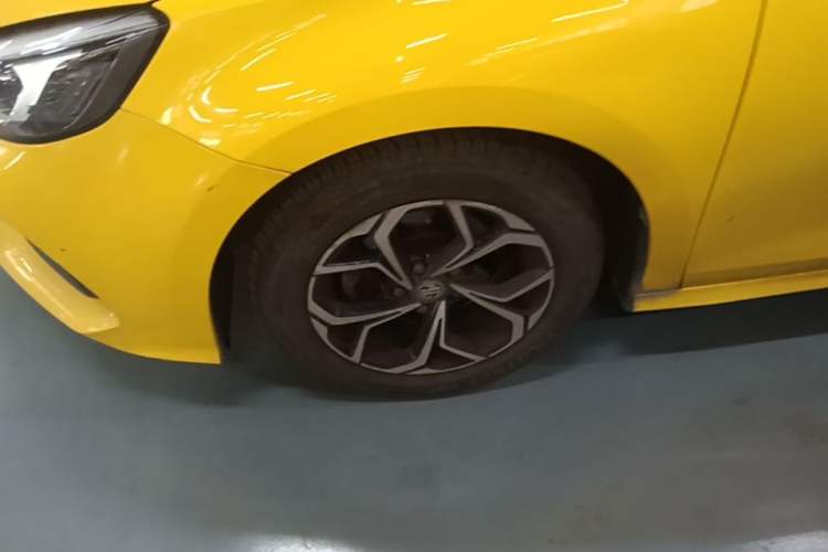 Used MG 5 2021 180 DVVT CVT Youth Luxury Edition Left Front Wheel Hub