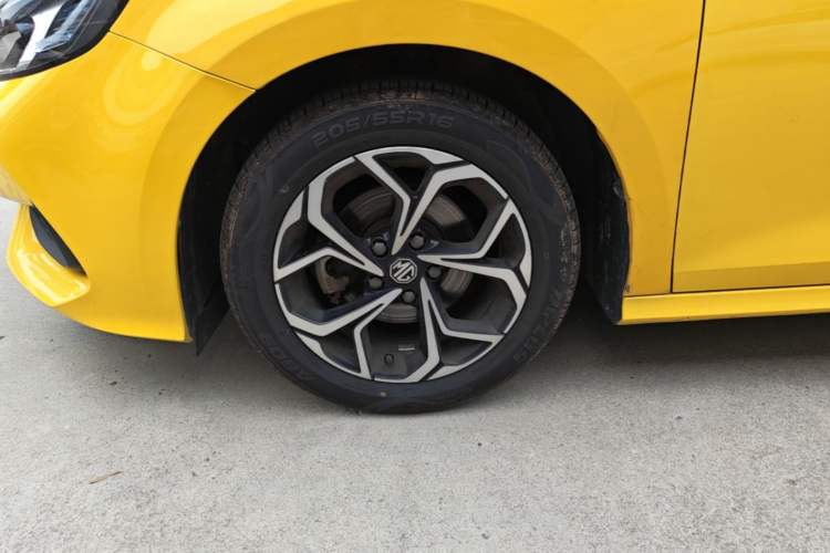 Used MG 5 2021 180 DVVT CVT Youth Luxury Edition Left Front Wheel Hub