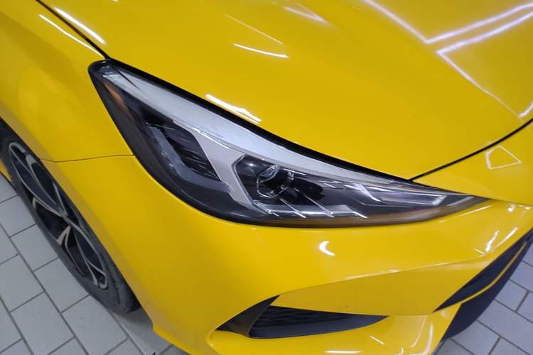 Used MG 5 2021 180 DVVT CVT Youth Luxury Edition Right Front Headlight