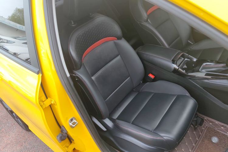 Used MG 5 2021 180 DVVT CVT Youth Luxury Edition Right Front Seat