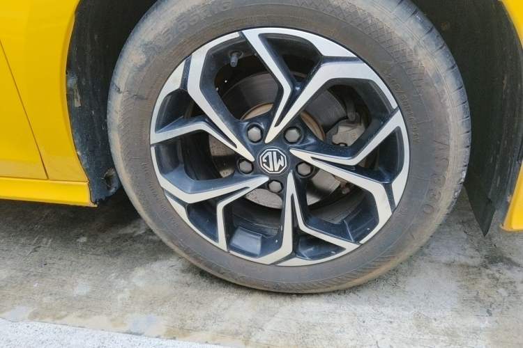 Used MG 5 2021 180 DVVT CVT Youth Luxury Edition Right Front Wheel Hub