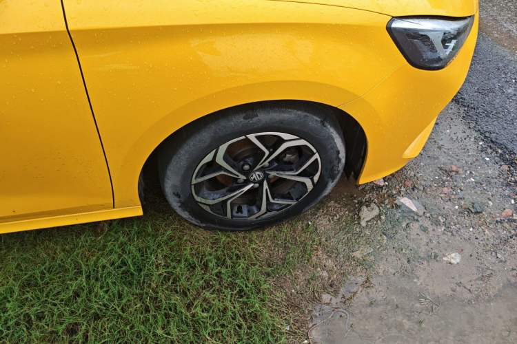 Used MG 5 2021 180 DVVT CVT Youth Luxury Edition Right Front Wheel Hub