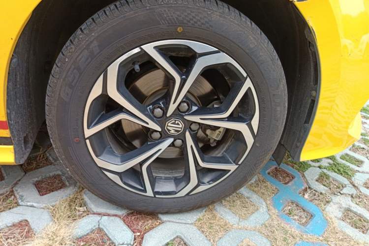 Used MG 5 2021 180 DVVT CVT Youth Luxury Edition Right Front Wheel Hub