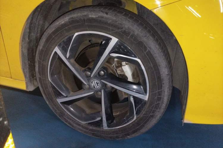 Used MG 5 2021 300TGI DCT Chao Yue Qing Luxury Limited Edition Right Front Wheel Hub