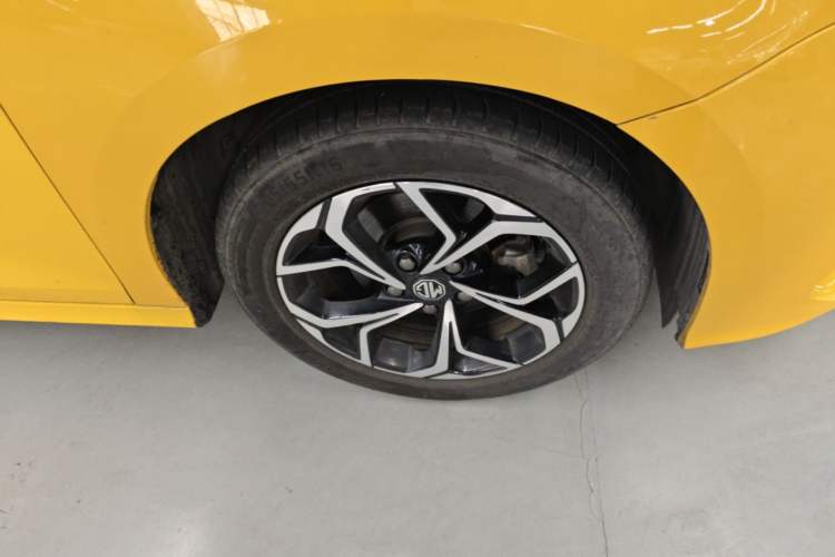 Used MG 5 2021 180 DVVT CVT Youth Luxury Edition Right Front Wheel Hub