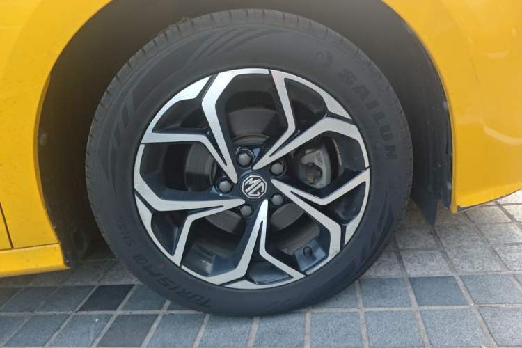 Used MG 5 2021 180 DVVT CVT Youth Luxury Edition Right Front Wheel Hub