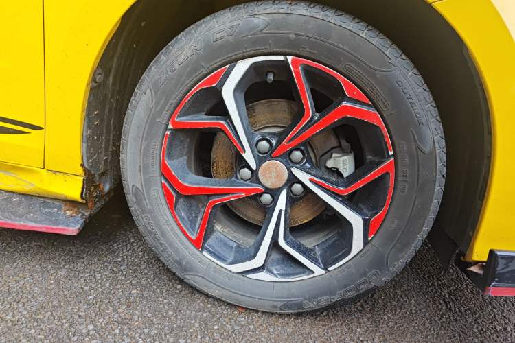 Used MG 5 2021 180 DVVT CVT Youth Luxury Edition Right Front Wheel Hub