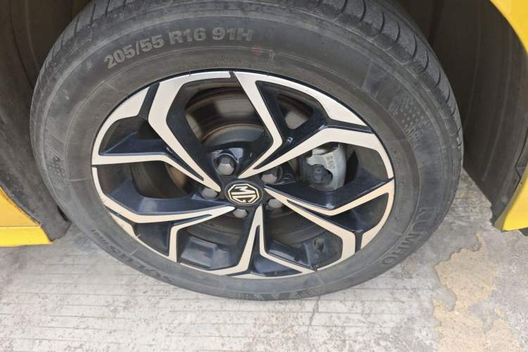 Used MG 5 2021 Revised Version 180 DVVT CVT Youth Luxury Edition Right Front Wheel Hub