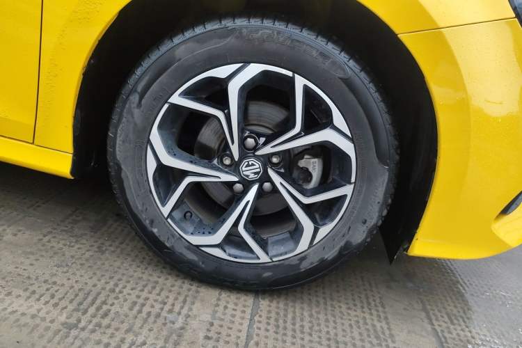 Used MG 5 2021 180 DVVT CVT Youth Luxury Edition Right Front Wheel Hub