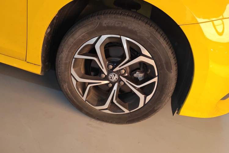 Used MG 5 2021 180 DVVT CVT Youth Luxury Edition Right Front Wheel Hub