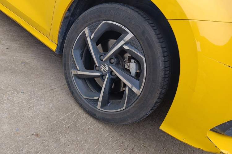 Used MG 5 2021 180 DVVT CVT Youth Luxury Edition Right Front Wheel Hub