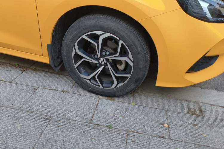 Used MG 5 2021 180 DVVT CVT Youth Luxury Edition Right Front Wheel Hub