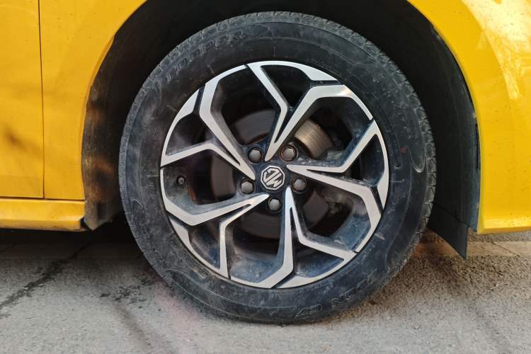 Used MG 5 2021 180 DVVT CVT Youth Luxury Edition Right Front Wheel Hub