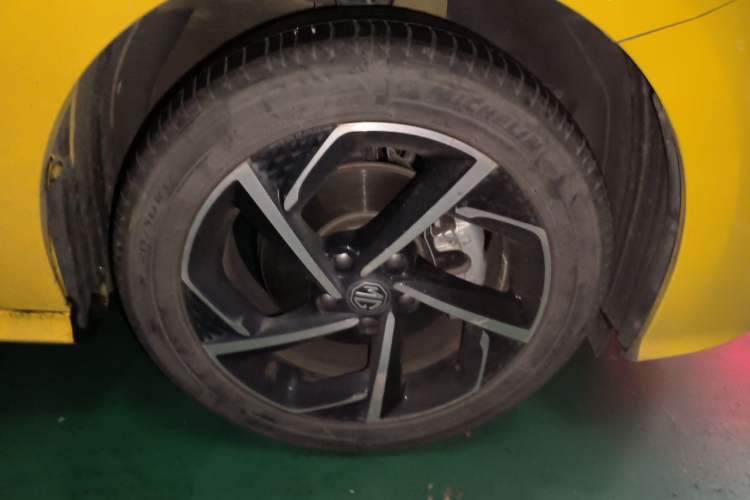Used MG 5 2021 300TGI DCT Elegant Luxury Edition Right Front Wheel Hub