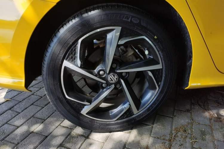 Used MG 5 2021 300TGI DCT Elegant & Trendy Edition Right Rear Wheel Hub