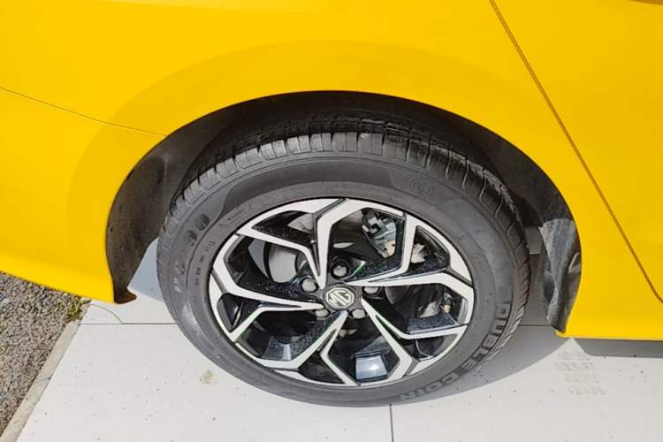 Used MG 5 2021 180 DVVT CVT Youth Luxury Edition Right Rear Wheel Hub