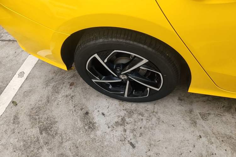 Used MG 5 2021 300TGI DCT Elegant Luxury Edition Right Rear Wheel Hub