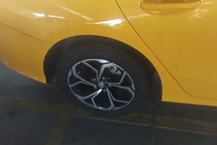 Used MG 5 2021 180 DVVT CVT Youth Luxury Edition Right Rear Wheel Hub