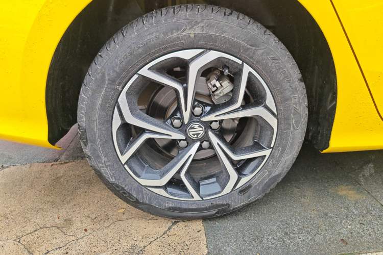 Used MG 5 2021 180 DVVT CVT Youth Luxury Edition Right Rear Wheel Hub