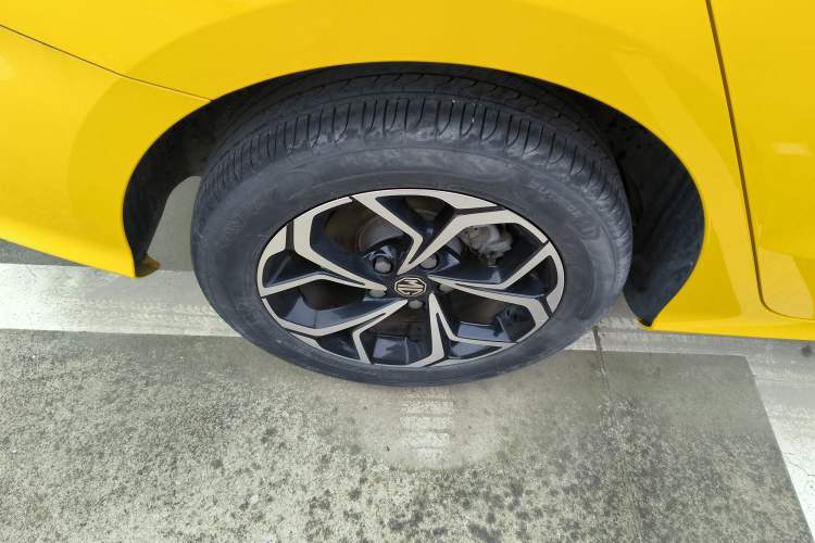 Used MG 5 2021 180 DVVT CVT Youth Luxury Edition Right Rear Wheel Hub