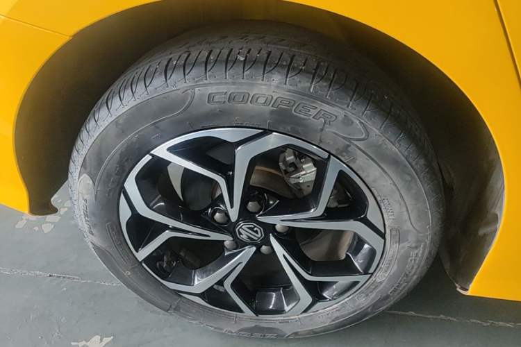 Used MG 5 2021 180 DVVT CVT Youth Luxury Edition Right Rear Wheel Hub