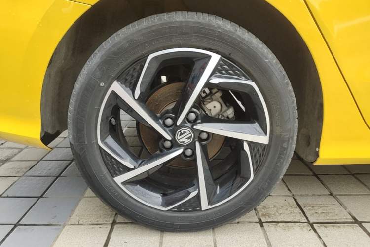 Used MG 5 2021 300TGI DCT Elegant Luxury Edition Right Rear Wheel Hub