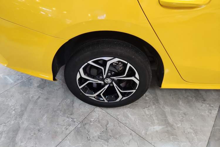 Used MG 5 2021 180 DVVT CVT Youth Luxury Edition Right Rear Wheel Hub