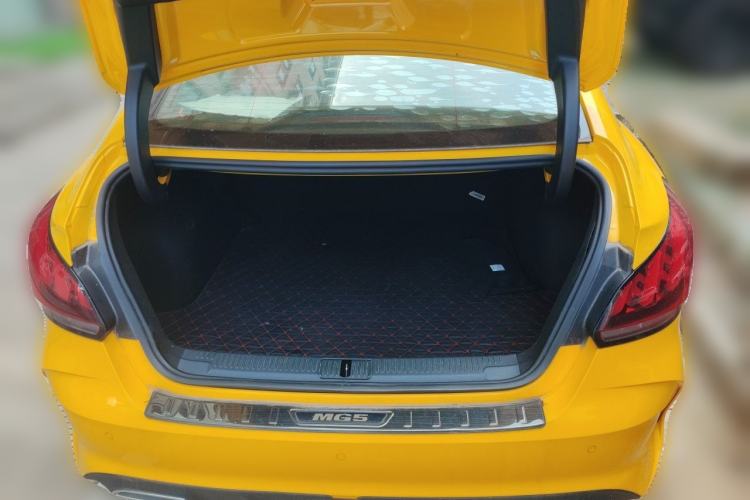 Used MG 5 2021 180 DVVT Manual Youth Luxury Edition Trunk