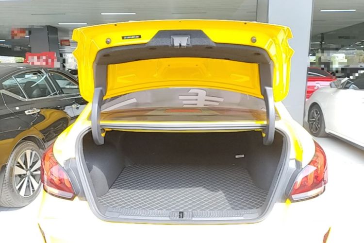 Used MG 5 2021 180 DVVT CVT Youth Luxury Edition Trunk