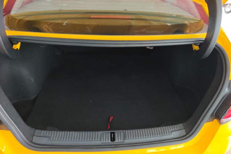 Used MG 5 2021 180 DVVT CVT Youthful Style Edition Trunk