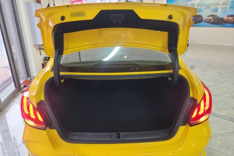 Used MG 5 2021 180 DVVT CVT Youth Luxury Edition Trunk