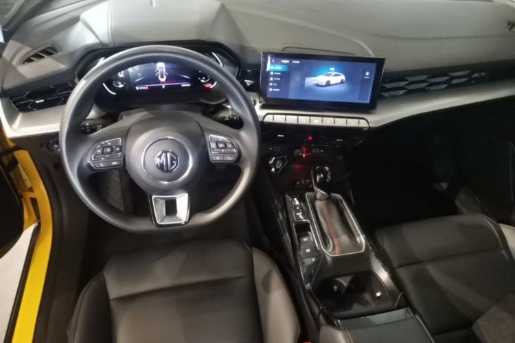 Used MG 5 2022 180 DVVT CVT Youth Luxury Edition Center Console