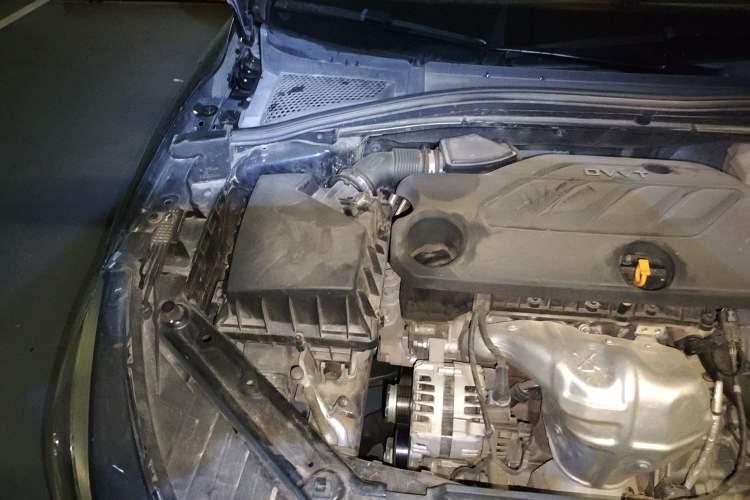 Used MG 5 2022 180 DVVT CVT Youth Luxury Edition Engine Bay Right
