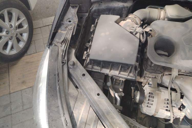 Used MG 5 2022 180 DVVT CVT Youth Luxury Edition Engine Bay Right