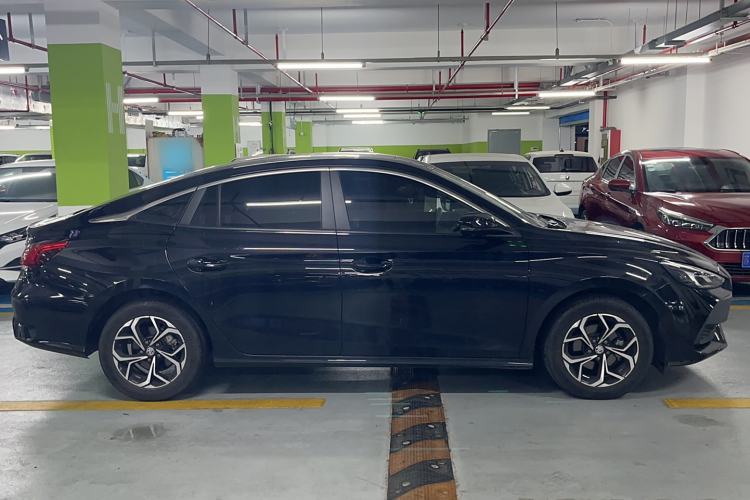 Used MG 5 2022 180 DVVT CVT Youth Luxury Edition Exterior 2