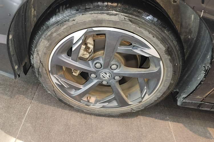 Used MG 5 2022 300TGI DCT Chao Yue Luxury Edition Exterior 4