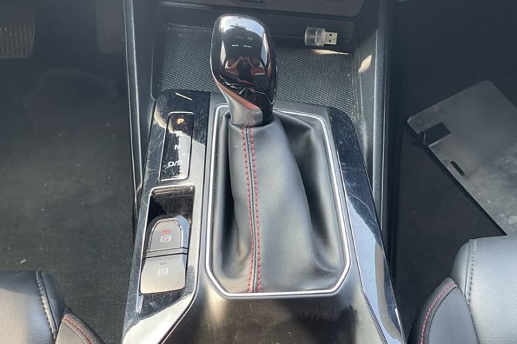 Used MG 5 2022 180 DVVT CVT Youth Luxury Edition Gear Lever