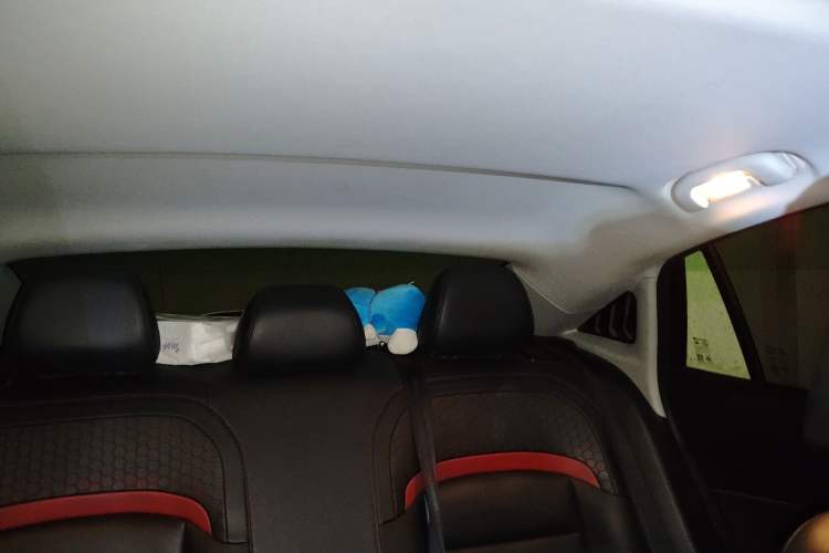 Used MG 5 2022 180 DVVT CVT Youth Luxury Edition Headliner