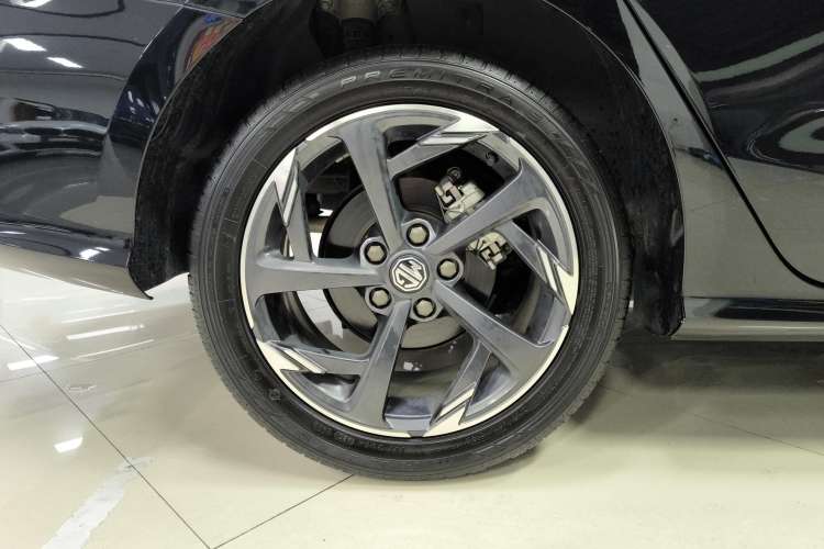 Used MG 5 2022 300TGI DCT Chao Yue Luxury Edition Left Front Wheel Hub
