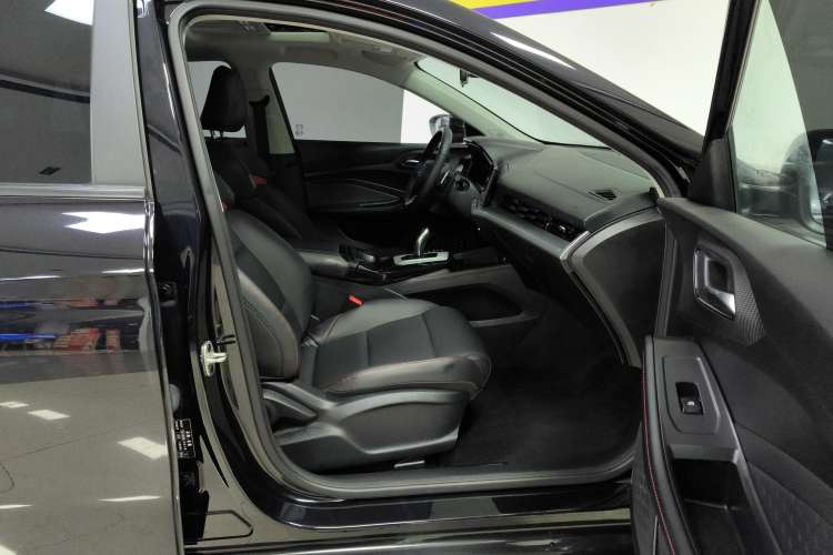 Used MG 5 2022 300TGI DCT Chao Yue Luxury Edition Right Front Seat