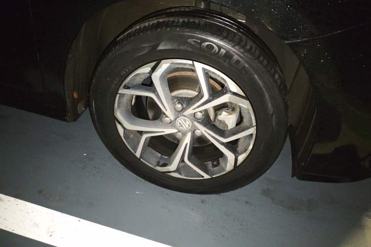 Used MG 5 2022 180 DVVT CVT Youth Luxury Edition Right Front Wheel Hub