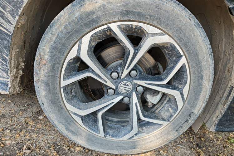 Used MG 5 2022 180 DVVT CVT Youth Luxury Edition Right Front Wheel Hub