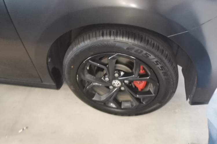 Used MG 5 2022 180 DVVT CVT Youth Luxury Edition Right Front Wheel Hub