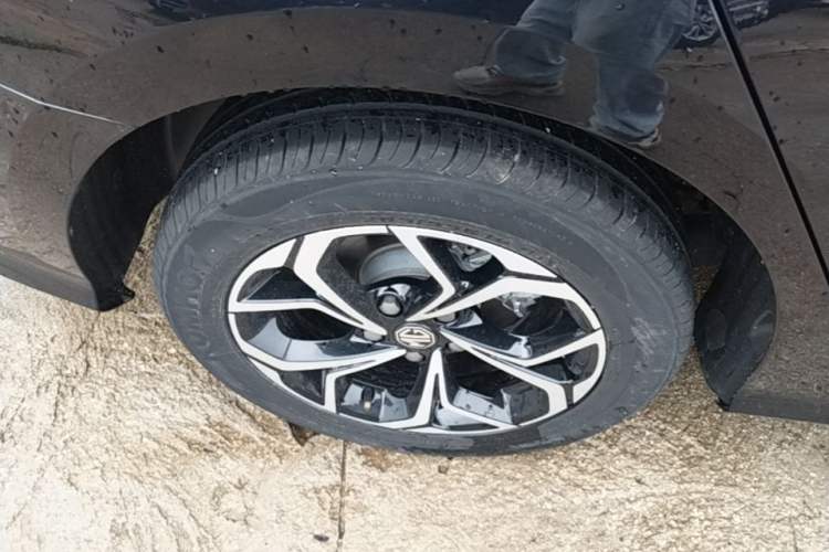 Used MG 5 2022 180 DVVT CVT Youth Luxury Edition Right Rear Wheel Hub